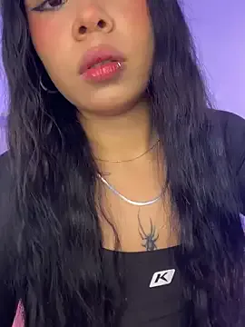 NinaFontana – webcam model profile photo Image 8