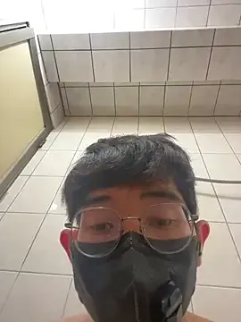 JulyWood – webcam model profile photo Image 2