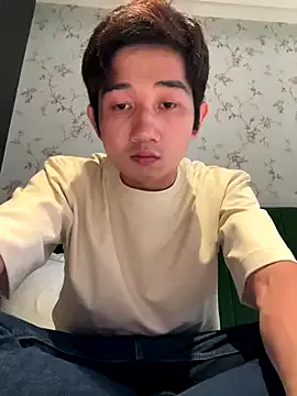 JulyWood – webcam model profile photo Image 4