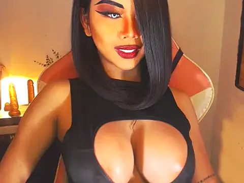 LunaKrismas – webcam model profile photo Image 3