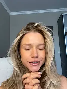 AishaVelvet – webcam model profile photo Image 3