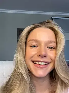 AishaVelvet – webcam model profile photo Image 5