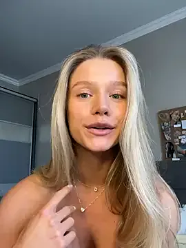 AishaVelvet – webcam model profile photo Image 9