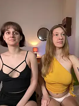 Maxinekinky – webcam model profile photo Image 3