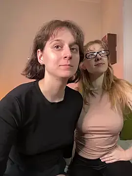 Maxinekinky – webcam model profile photo Image 7