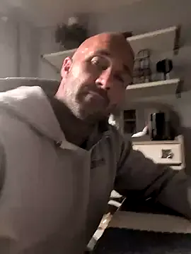 Zulyhenao18 – webcam model profile photo Image 13