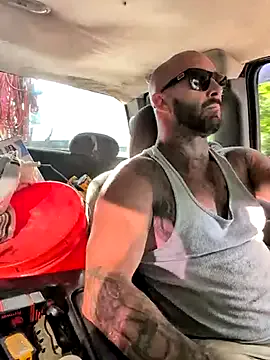 Zulyhenao18 – webcam model profile photo Image 2