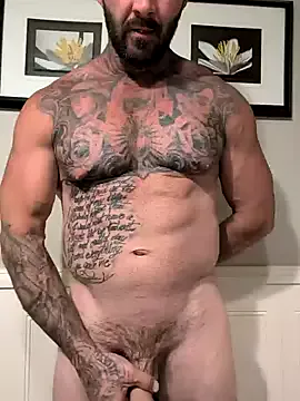 Zulyhenao18 – webcam model profile photo Image 9