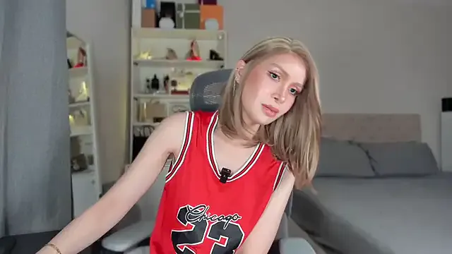 Chloe_Sins – webcam model profile photo Image 16