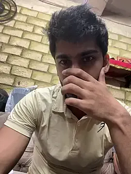 AnaTash – webcam model profile photo Image 2