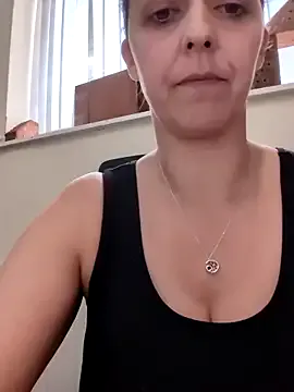 GianaBravo – webcam model profile photo Image 3