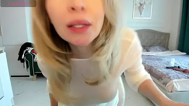 AmyBelmontt – webcam model profile photo Image 17