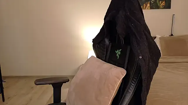 LunaKrismas – webcam model profile photo Image 12