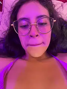 AnaCollin – webcam model profile photo Image 2