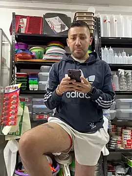 tommyjoyer – webcam model profile photo Image 11