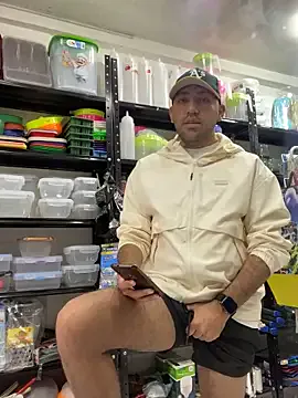 tommyjoyer – webcam model profile photo Image 6