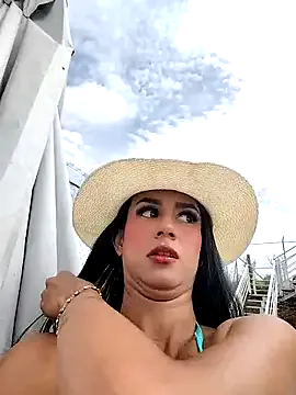 Noya – webcam model profile photo Image 6