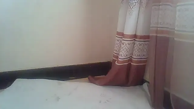 AmyBelmontt – webcam model profile photo Image 4