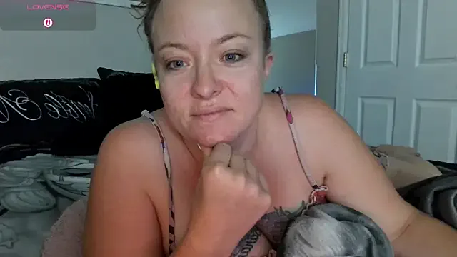 LolaCrave – webcam model profile photo Image 11