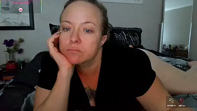 LolaCrave – webcam model profile photo Image 9