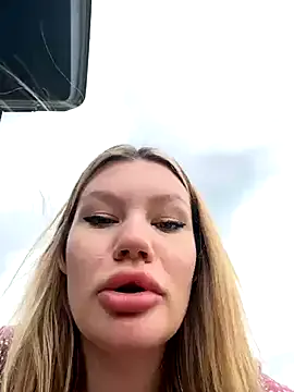 CelesteCoquette – webcam model profile photo Image 12