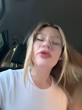 CelesteCoquette – webcam model profile photo Image 8