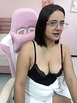 AylaRosell – webcam model profile photo Image 13