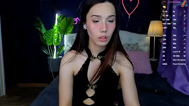 itelia – webcam model profile photo Image 3