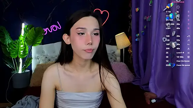 itelia – webcam model profile photo Image 4