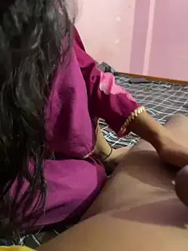 LyraCarvajal – webcam model profile photo Image 6