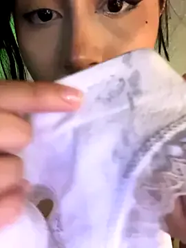 NILMINI-SHERON – webcam model profile photo Image 16