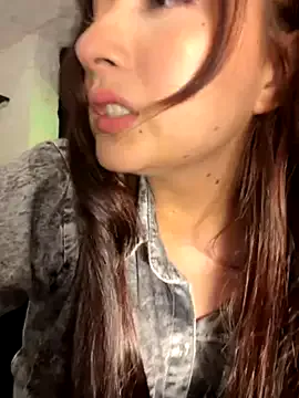 NILMINI-SHERON – webcam model profile photo Image 3