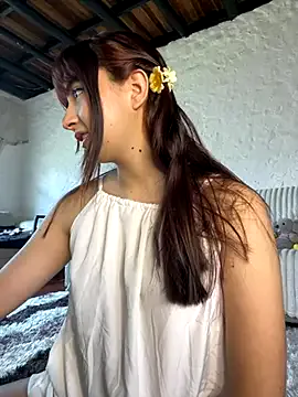 NILMINI-SHERON – webcam model profile photo Image 7