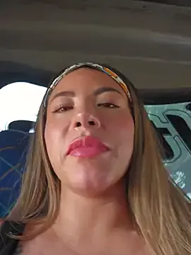 MartinaWolf – webcam model profile photo Image 14