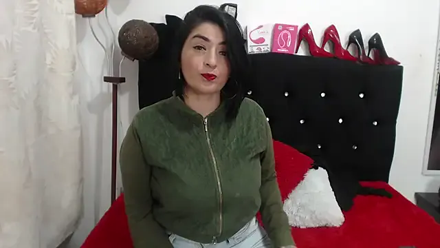 JenCampbell – webcam model profile photo Image 13