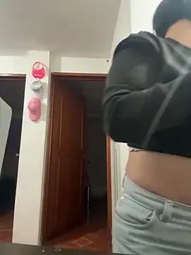 JenCampbell – webcam model profile photo Image 18