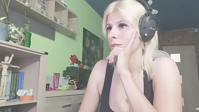 XxAlliGirlNextDoor – webcam model profile photo Image 14