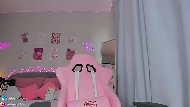 CassieGil – webcam model profile photo Image 5