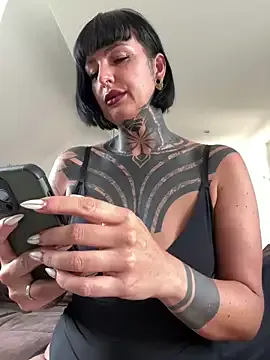 MartinaWolf – webcam model profile photo Image 10