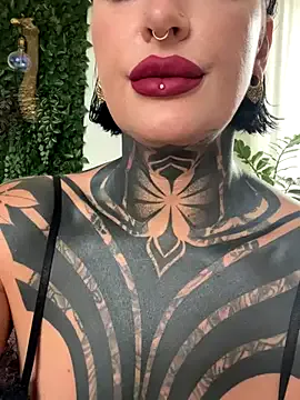 MartinaWolf – webcam model profile photo Image 17