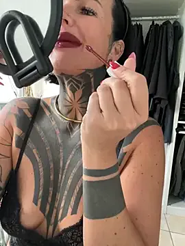 MartinaWolf – webcam model profile photo Image 18