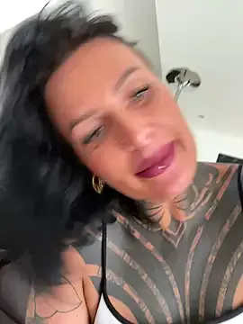 MartinaWolf – webcam model profile photo Image 5