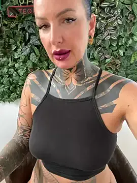 MartinaWolf – webcam model profile photo Image 8