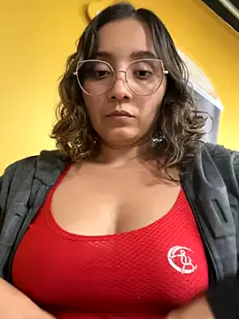 AmyBelmontt – webcam model profile photo Image 2