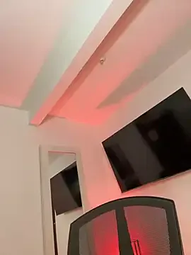 Hotel__California – webcam model profile photo Image 5