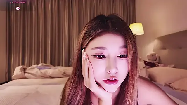 AmyBelmontt – webcam model profile photo Image 12