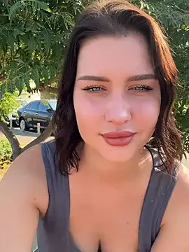 CassieGil – webcam model profile photo Image 2