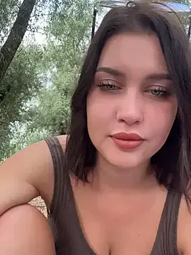 CassieGil – webcam model profile photo Image 3