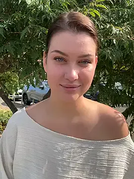 CassieGil – webcam model profile photo Image 9