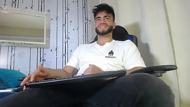 BellaDavies – webcam model profile photo Image 10